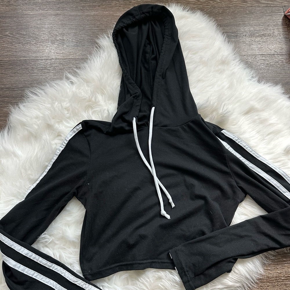 *REMOVING APRIL 30th* Fashion Nova Black and White Cropped Hoodie Sweatshirt